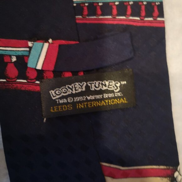 Vintage Extremely Rare Looney Tunes Cartoon Character 100% Silk Men's Necktie - Picture 2 of 5